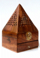 Encensoir en bois traditionnel pyramidal