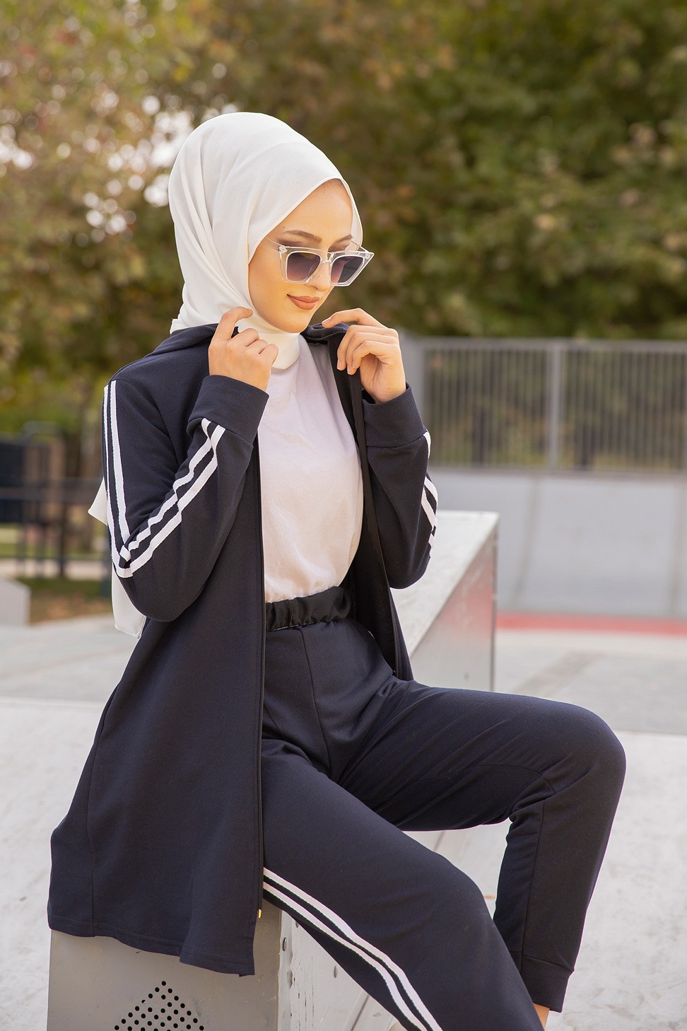 Amelis - Ensemble survêtement femme 2 pièces (Vetement Hijab Sport pour  Musulmane) - Couleur anthracite Sélectionner la taille S